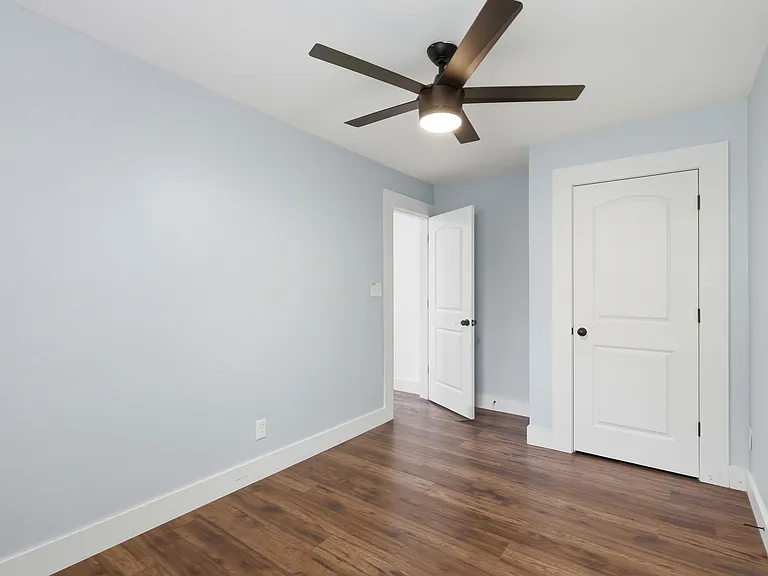1642 Washington Ave — Photo 28