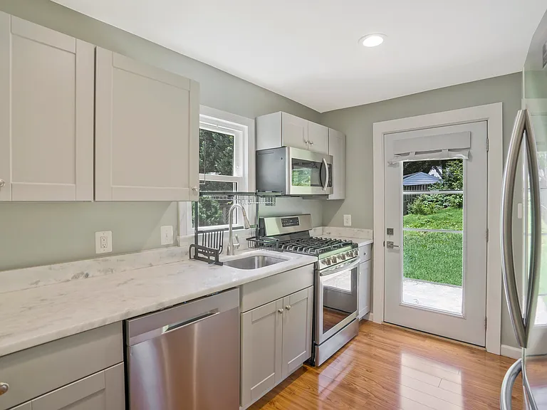 6024 Rixey Dr — Photo 15