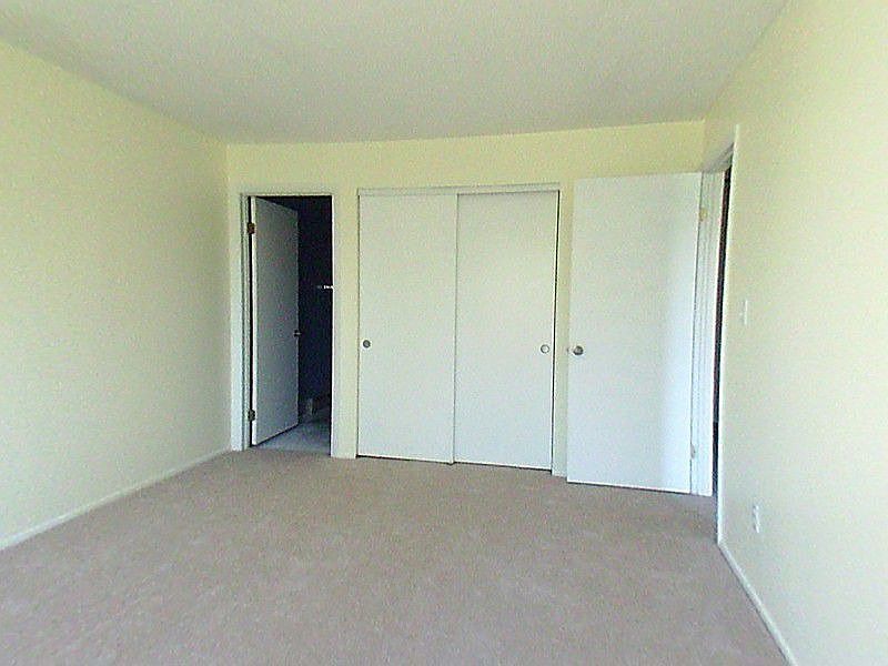 Master Bedroom w/bath