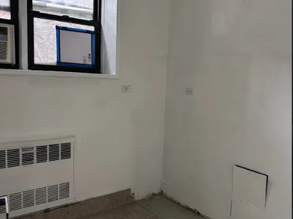 141-05 Northern Boulevard image 17 of 25