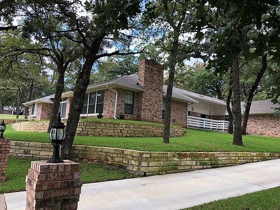 2nd image of 605 Van Buren Dr