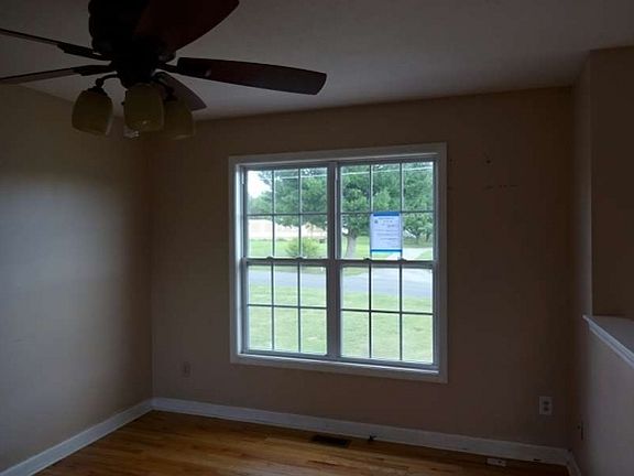 4th image of 125 Smith Ln