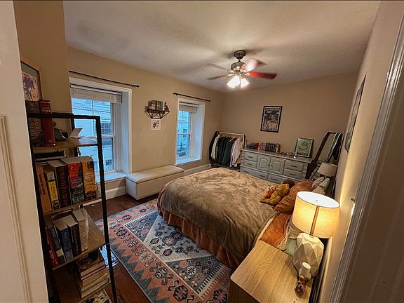 4th image of 3928 Manor St