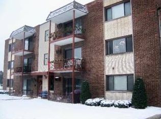 5724 111th St APT 1A, Chicago Ridge, IL 60415