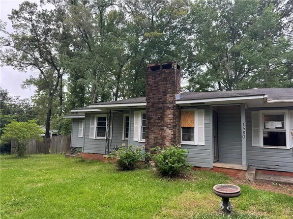 1580 Nugent St, Jena, LA 71342