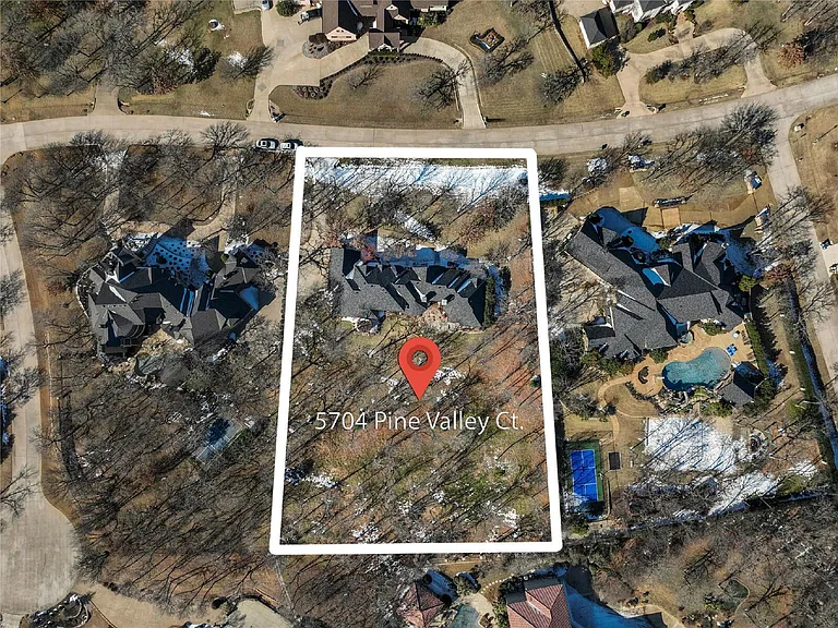 5704 Pine Valley Dr — Photo 38