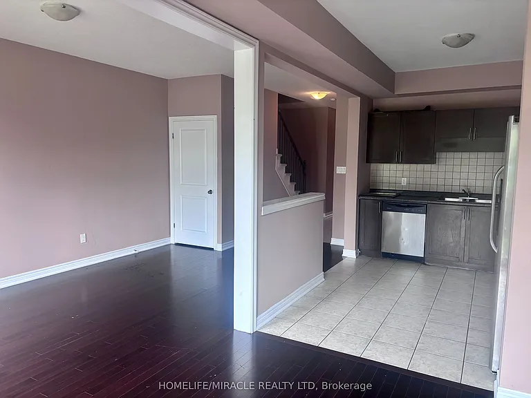 45 Seabreeze Cres #7 — Photo 8