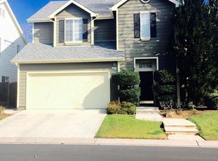 1096 E Monticello Cir, Fresno, CA 93720