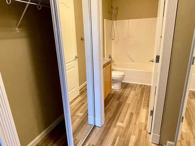 251 W Bakerview Rd #405 — Photo 25