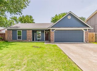 6020 Dusty Rd, Watauga, TX 76148