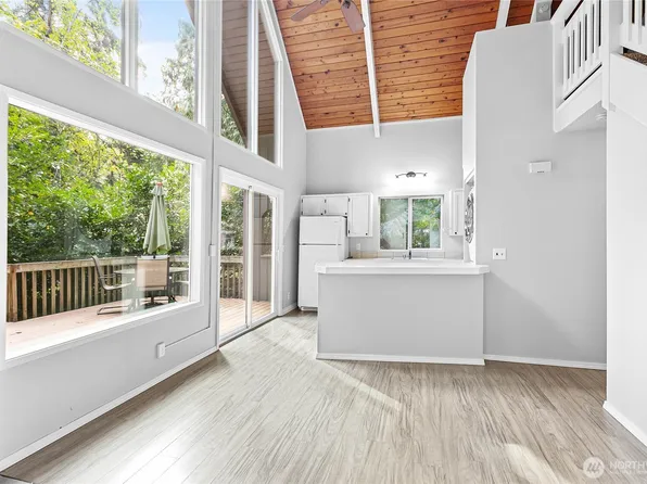 2 Creekside Lane, Bellingham, WA 98229