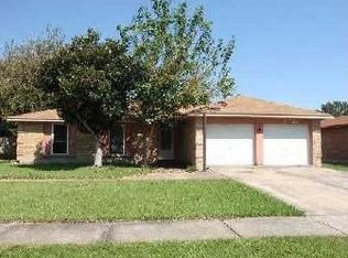 9723 Stonemont Rd, La Porte, TX 77571