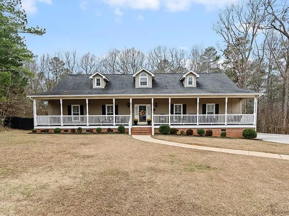 217 Heathwood Dr, Greenwood, SC 29649