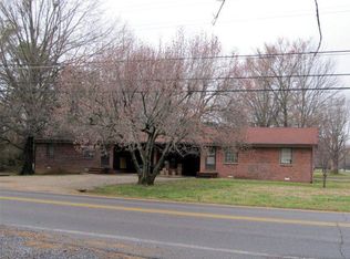 710 Sycamore St, Murray, KY 42071