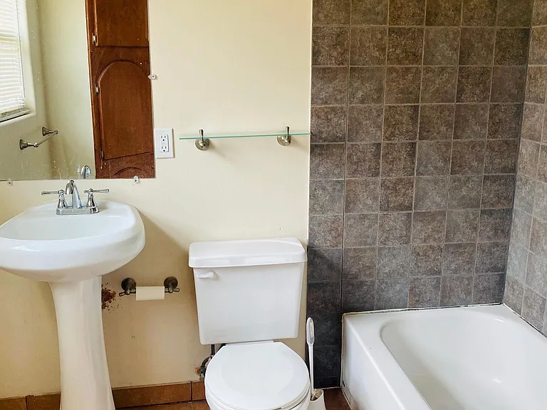 103 Hunt St #1 — Photo 7