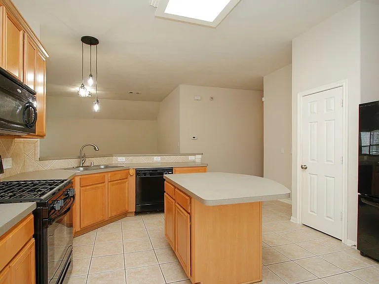 15938 Cottage Ivy Cir — Photo 14