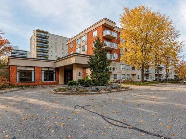 5188 Lakeshore Rd #409, Burlington, ON L7L 6P4
