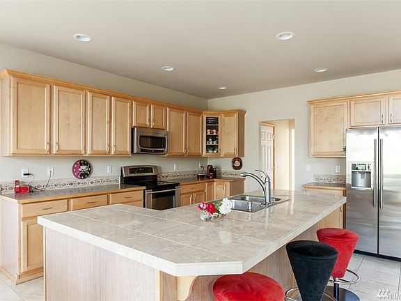 3rd image of 16907 134th Avenue Ct E