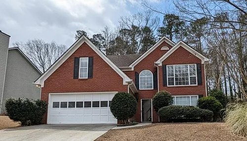 710 Suwanee Lakes Cir Photo 1
