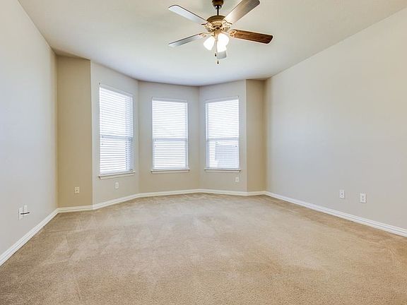 2nd image of 10212 Ashburn Dr