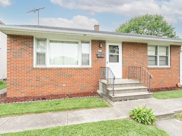 1716 Oakland Ave, Crest Hill, IL 60403