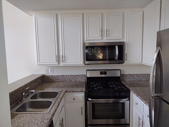 3rd image of 4343 Mammoth Ave APT 8