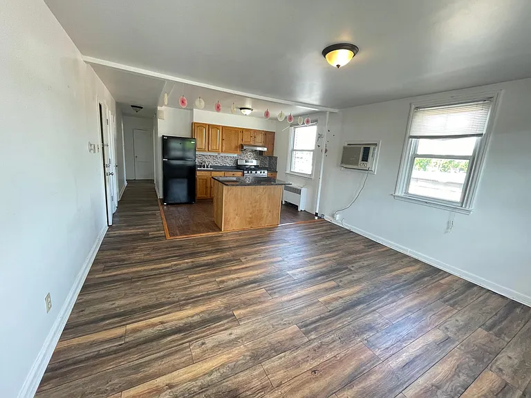 2710 Unruh Ave #2 — Photo 4