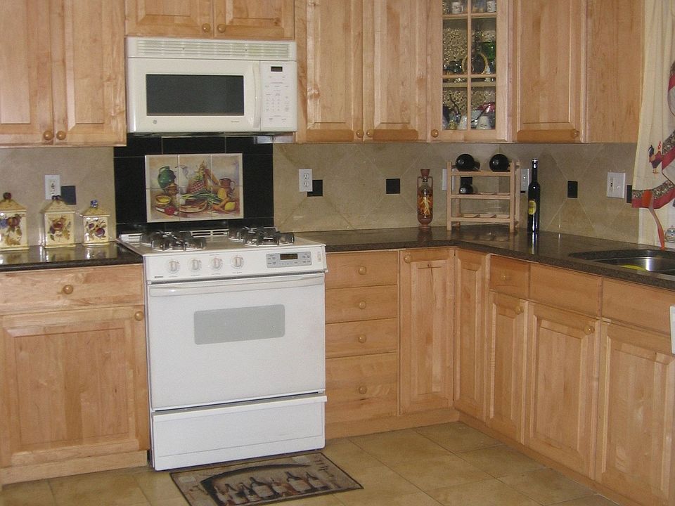 new kitchen and appliences