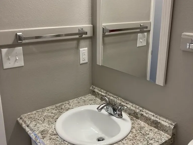 Peak 72 Apartments — Photo 40