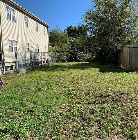 1st image of 2218 Clara St