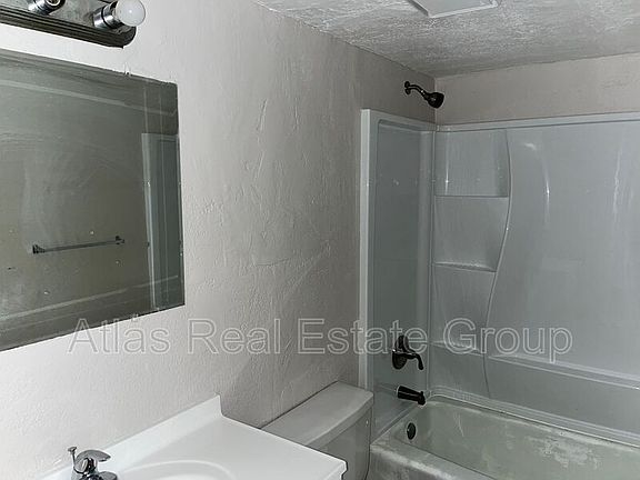 2nd image of 218 S Doran