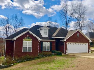 178 Oak Hill Dr, Deatsville, AL 36022