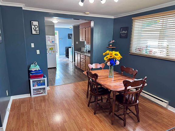 3rd image of 33 Beaumont Avenue