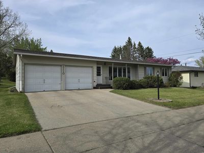 2110 7th Ave NW, Minot, ND, 58703
