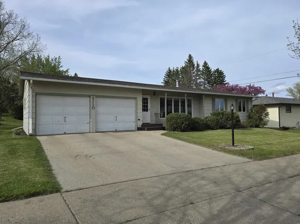 2110 7th Ave NW, Minot, ND 58703