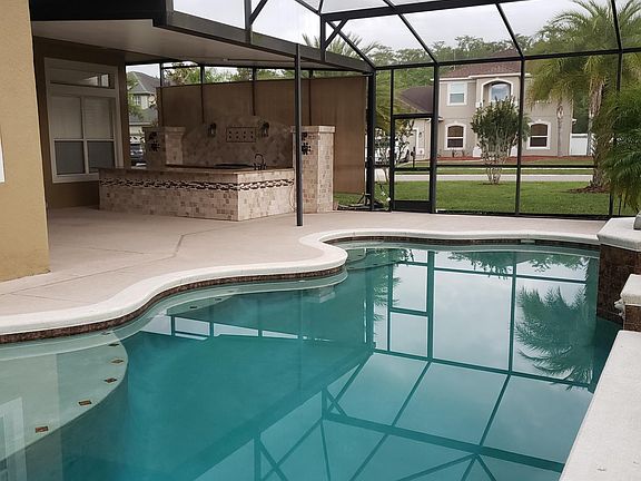 3rd image of 17907 Camargo Ln