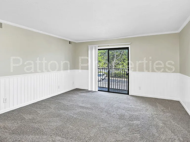 1218 Old Manor Rd — Photo 3