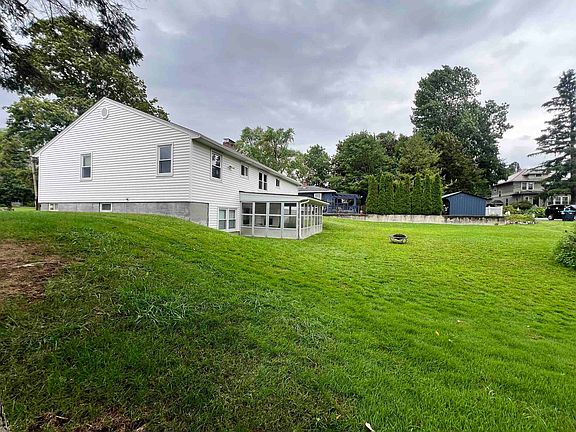 5th image of 54 Thrall Avenue