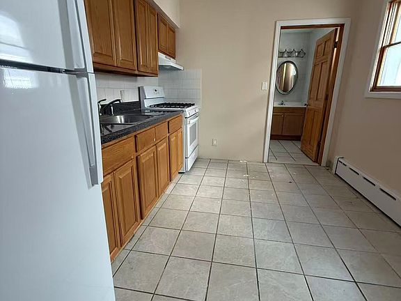5th image of 2432 Ocean Ave #1