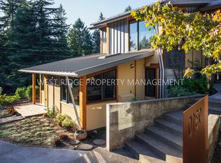 9310 SW 8th Dr UNIT B, Portland, OR 97219