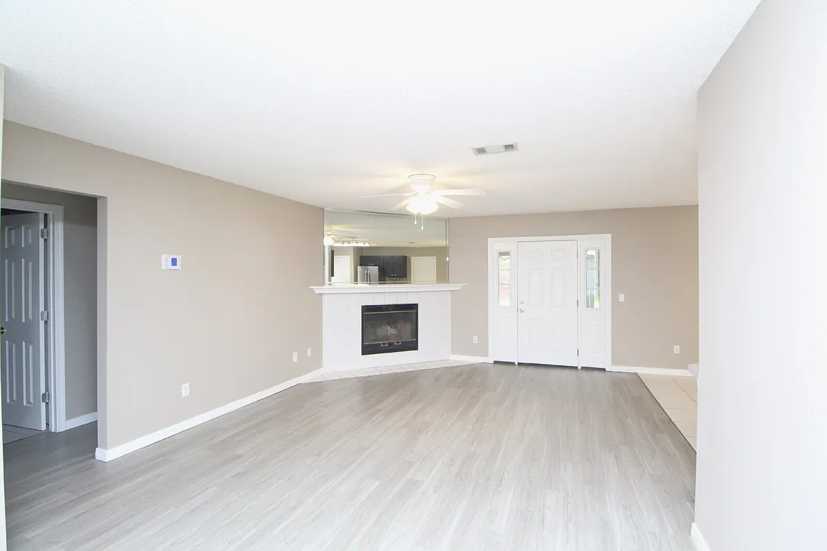 Building Photo - 6923 Cedar Ridge Cir
