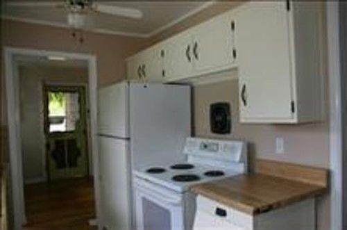 3rd image of 2525 Emoriland Blvd