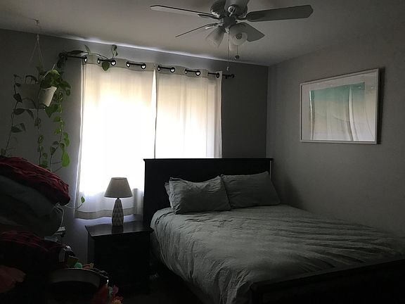 1 of 2 guest bedrooms