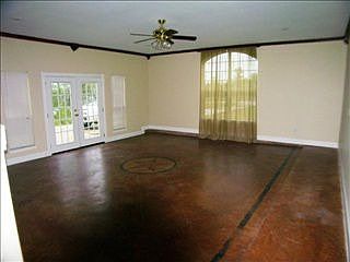 4th image of 128 Deep Woods Dr