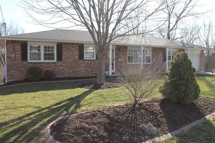 1st image of 1906 Garden Dr