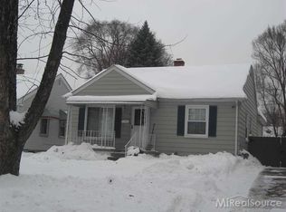 26136 Brettonwoods St, Madison Heights, MI 48071