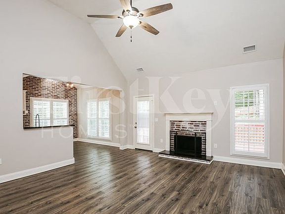 3rd image of 77 Cypress Dr