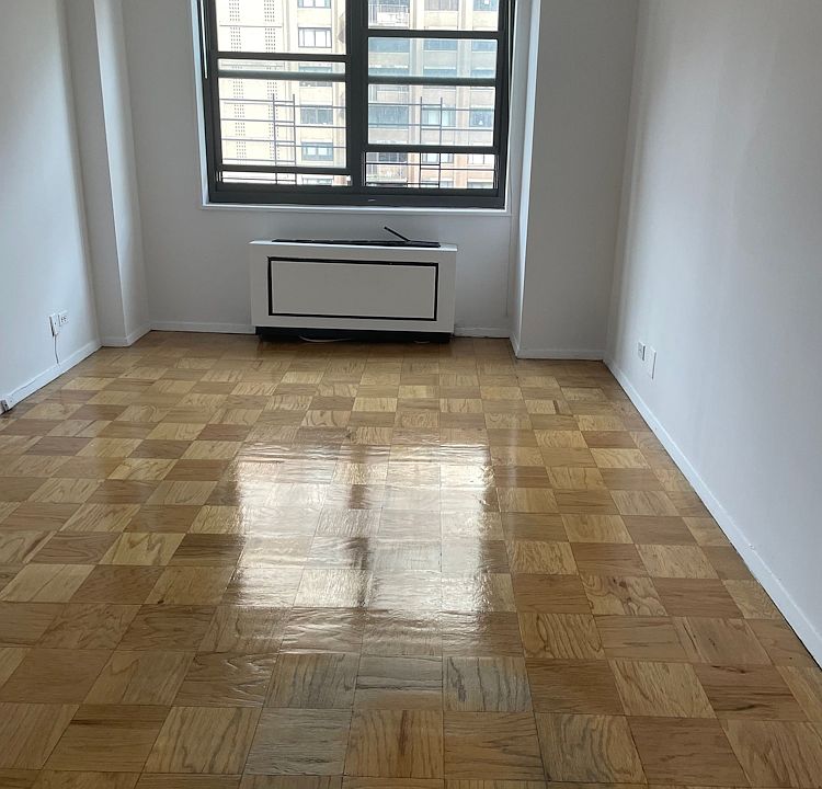 1st image of 200 E 72nd St APT 9