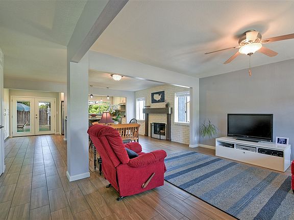 2nd image of 872 Granada Dr