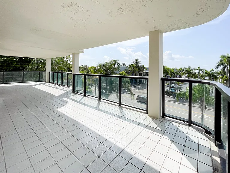 2575 S Bayshore Dr #4A — Photo 22